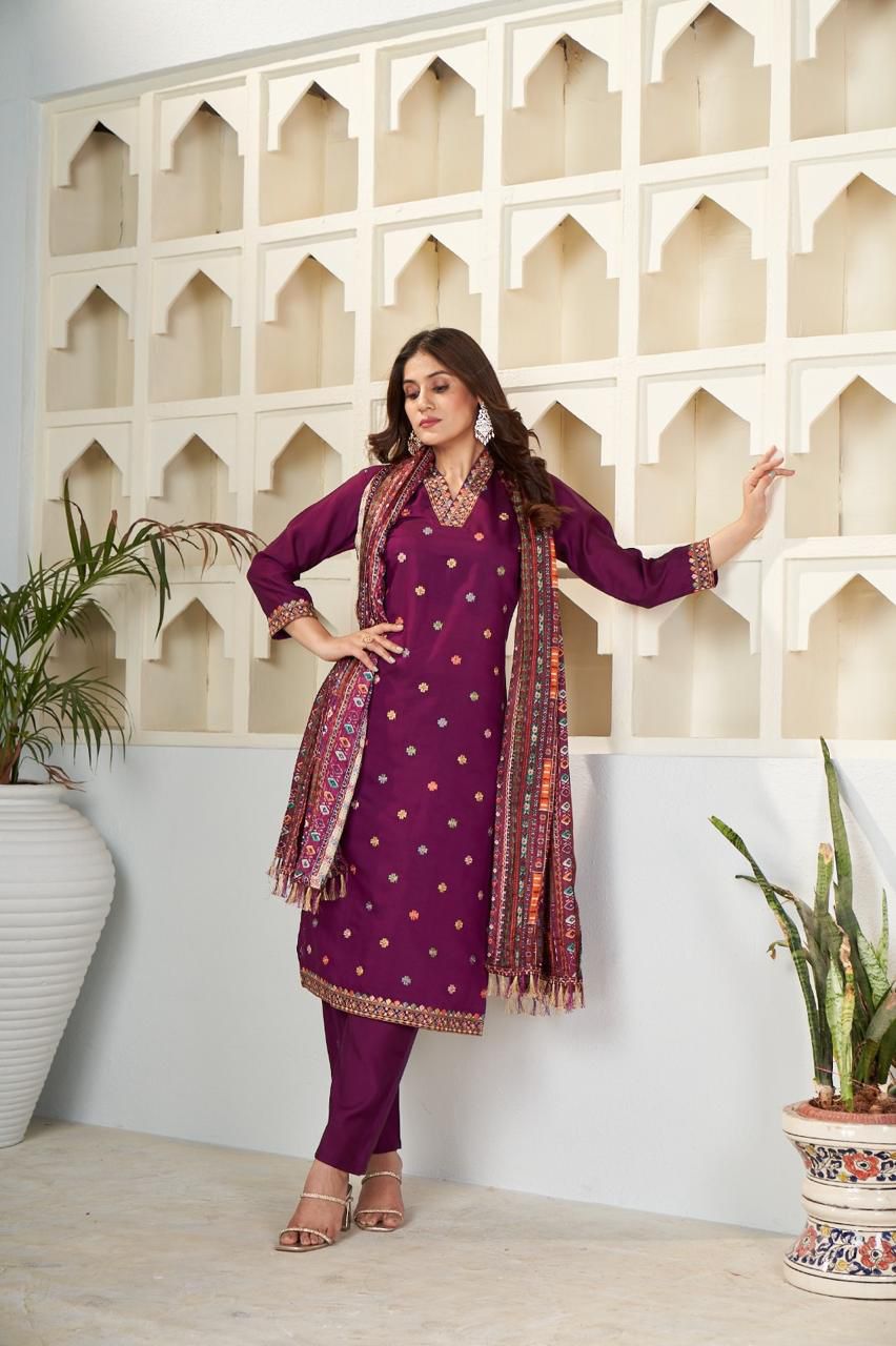 Noor-e-Gulab Suit Set