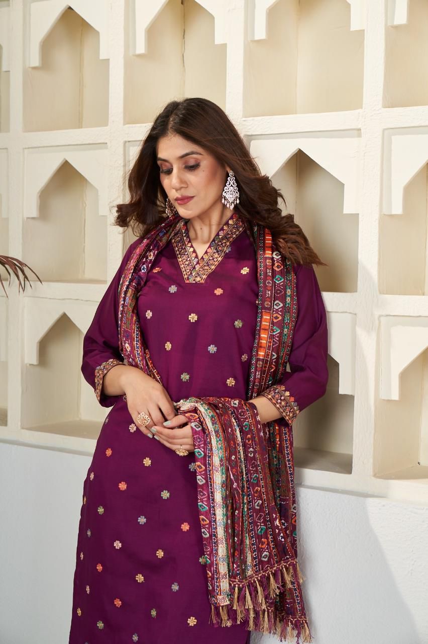 Noor-e-Gulab Suit Set