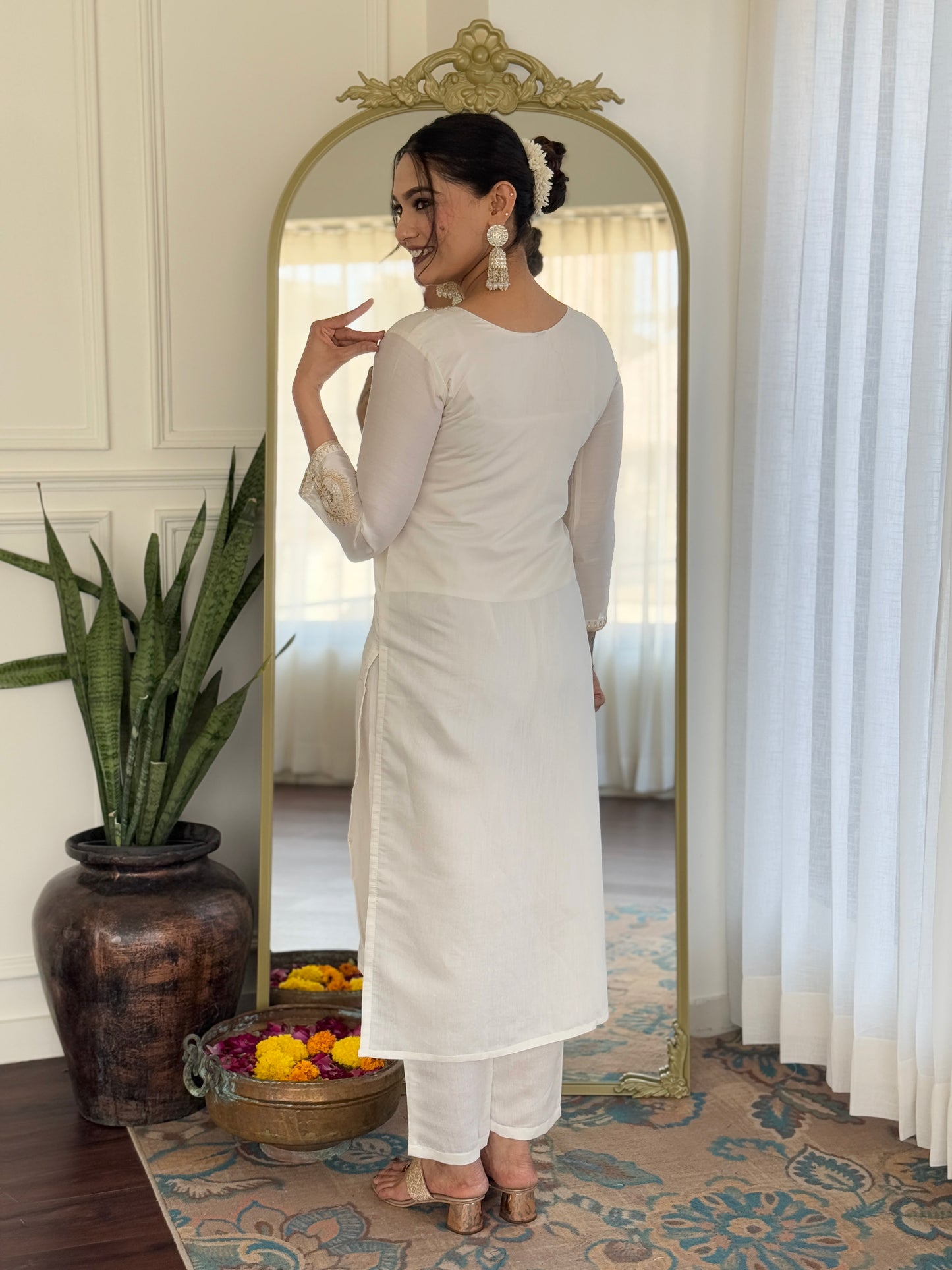 Ziya – Off-White Mirror Embroidered Kurta Set