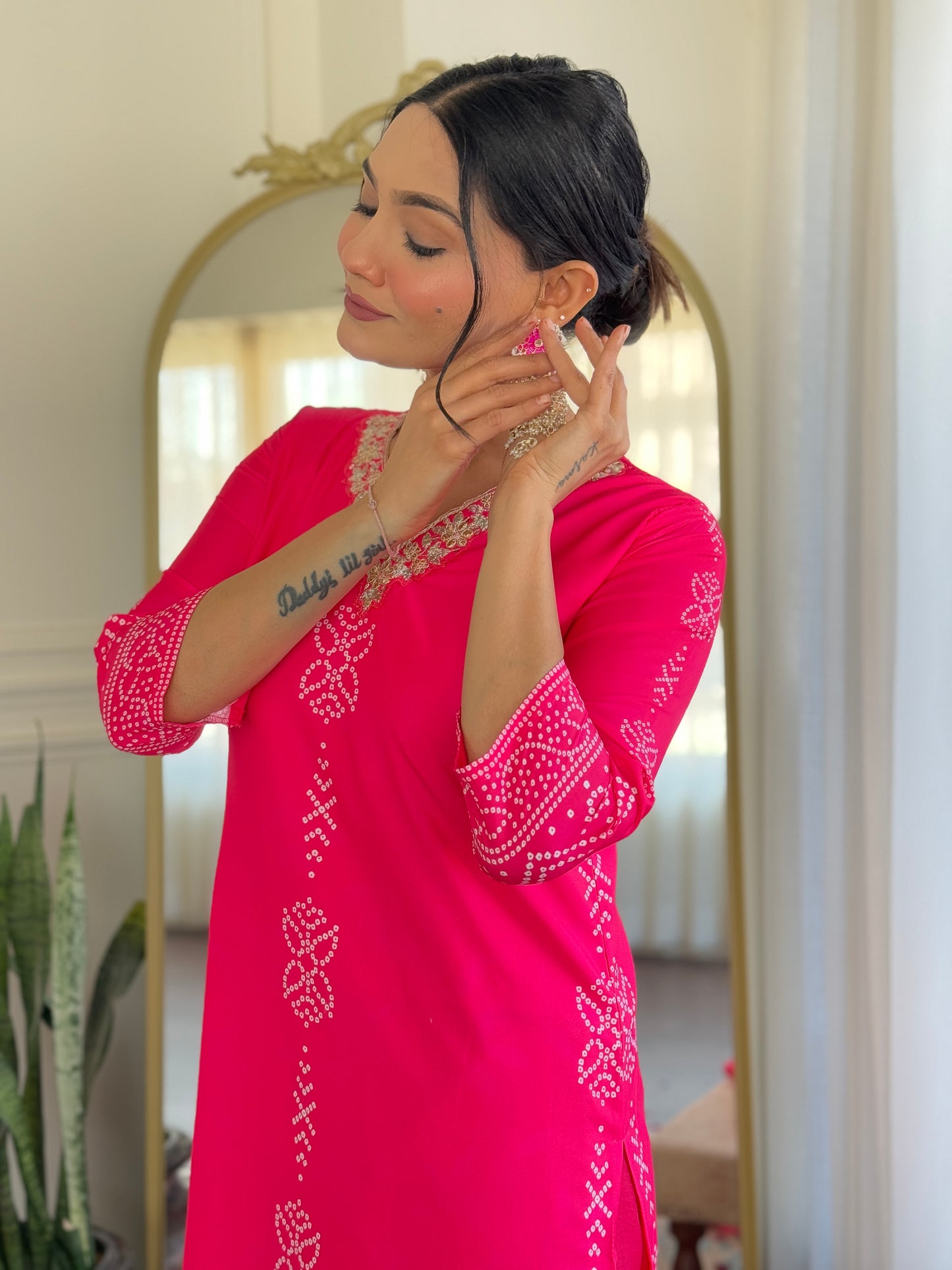 Phoolkari – Rani Pink Bandhej Kurta Set