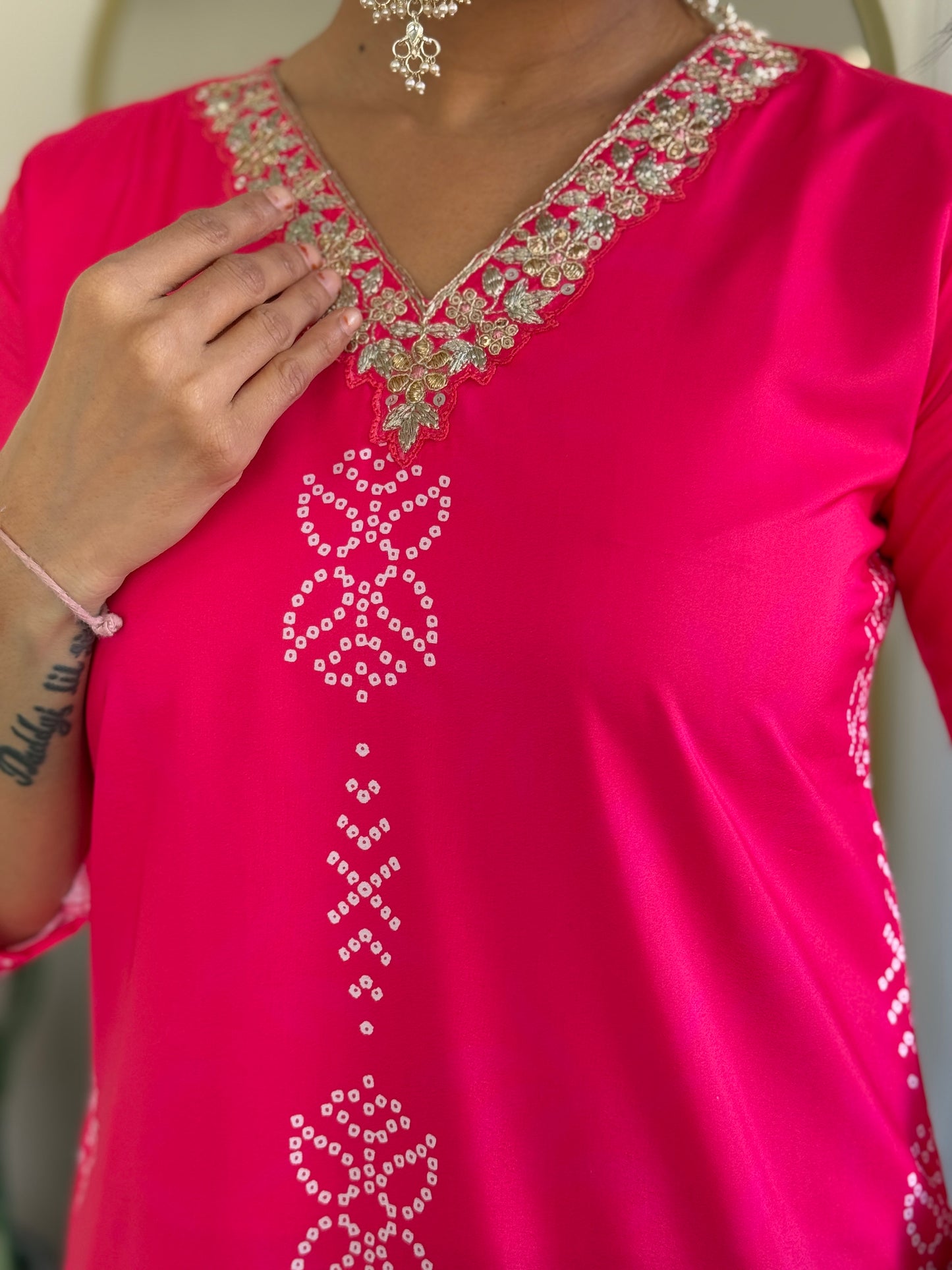 Phoolkari – Rani Pink Bandhej Kurta Set