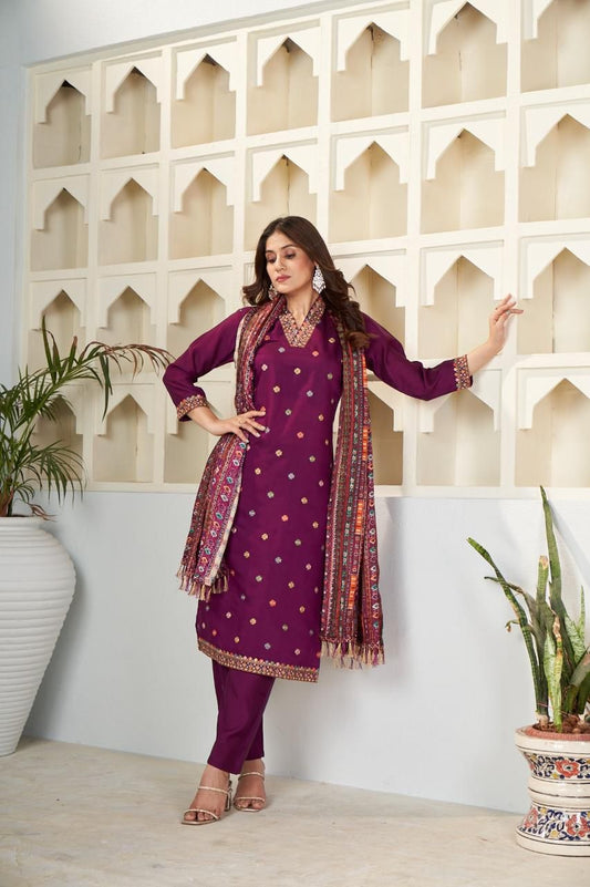 Noor-e-Gulab Suit Set