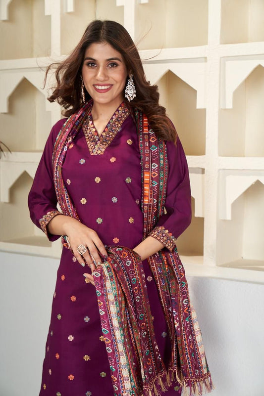 Noor-e-Gulab Suit Set