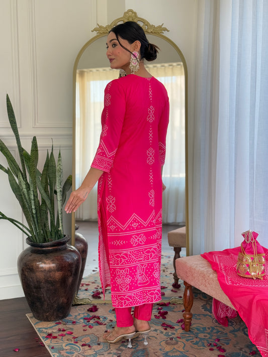 Phoolkari – Rani Pink Bandhej Kurta Set